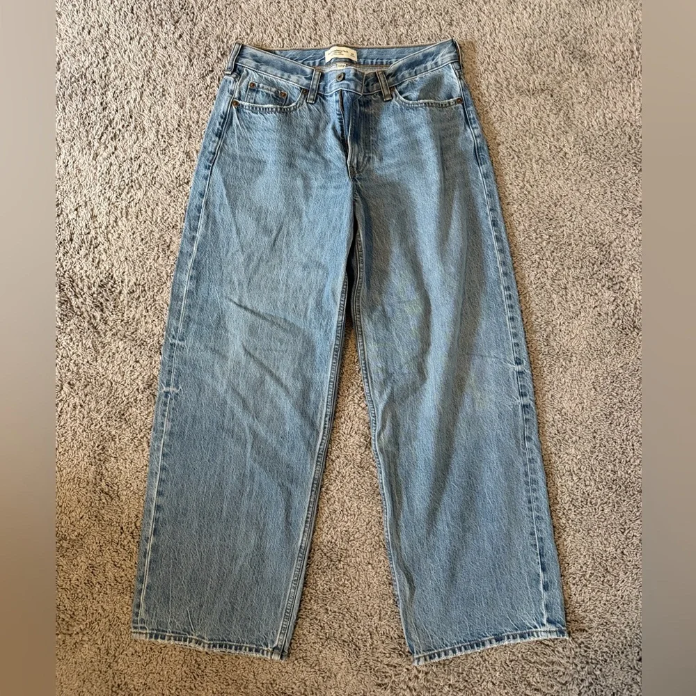 Abercrombie & Fitch Curve Love Ultra Loose Low Rise Jean - Picture 3 of 5